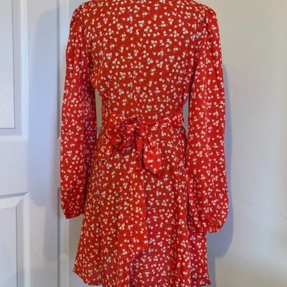 BNWT Floral Front Tie Mini Dress Size S - Picture 7 of 7